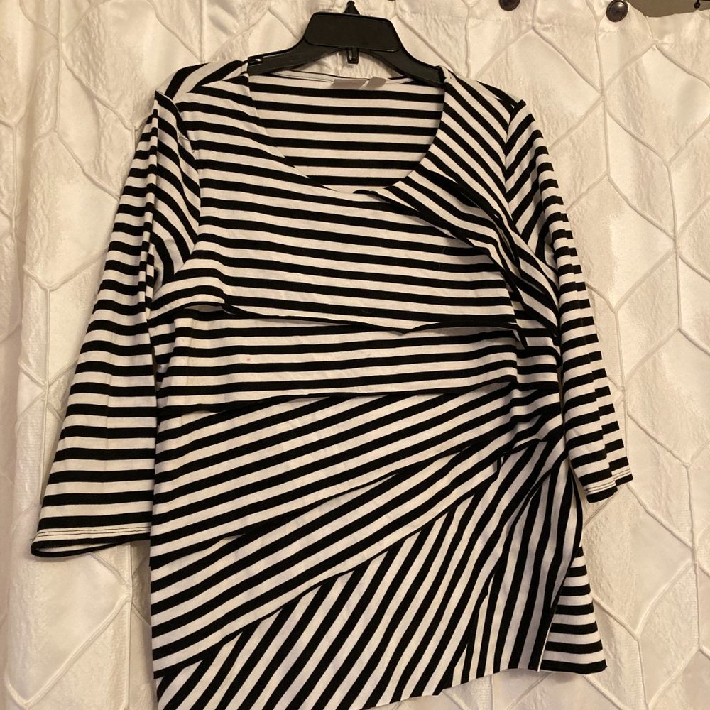 So slimming striped top - Chico's size 2
